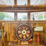 船上ホテル Unique Houseboat Experience I Break ヨーク