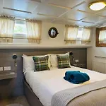 Unique Houseboat Experience I Break