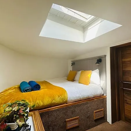 Unique Houseboat Experience I Break Hotel na wodzie *