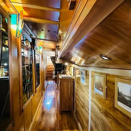 Hotel na wodzie Unique Houseboat Experience I Break York