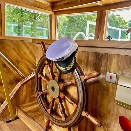 Unique Houseboat Experience I Break Hotel na wodzie York