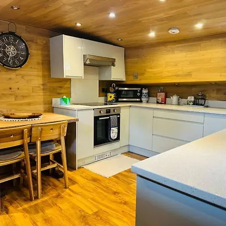 Unique Houseboat Experience I Break *