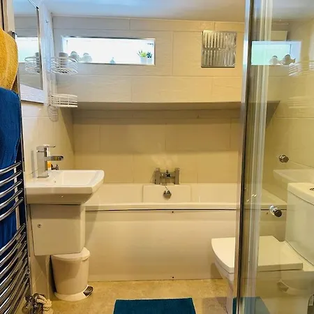 Botel Unique Houseboat Experience I Break York